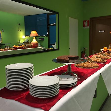 Aquamaris Hotel Sala Baganza Zewnętrze zdjęcie