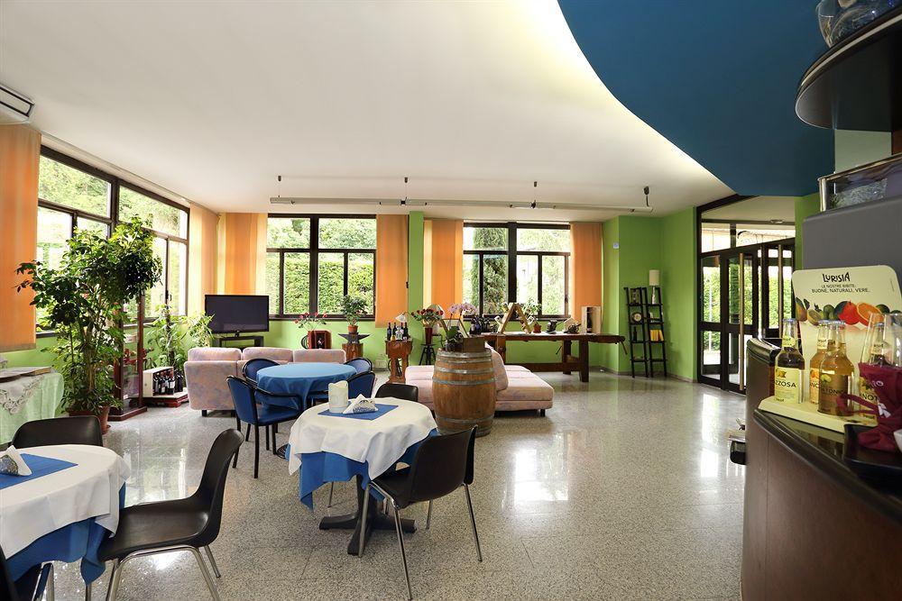Aquamaris Hotel Sala Baganza Zewnętrze zdjęcie