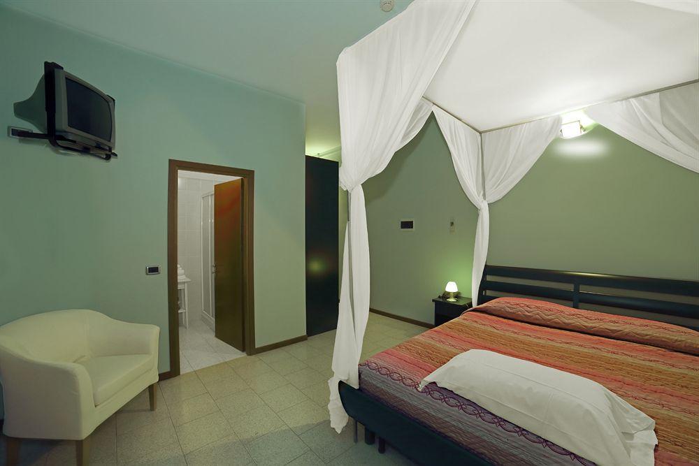Aquamaris Hotel Sala Baganza Zewnętrze zdjęcie