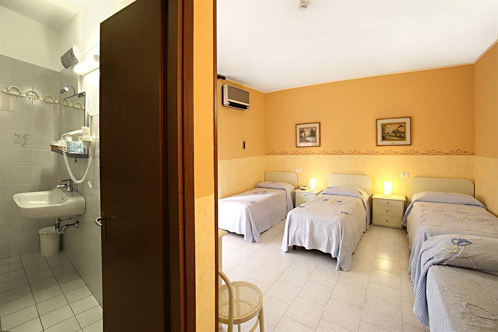 Aquamaris Hotel Sala Baganza Zewnętrze zdjęcie