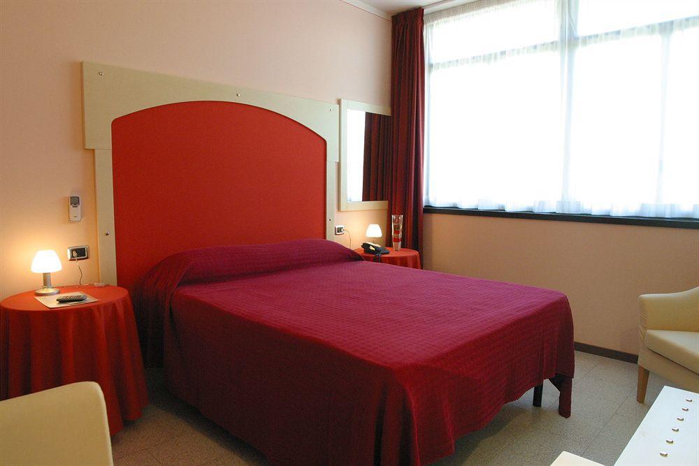 Aquamaris Hotel Sala Baganza Zewnętrze zdjęcie