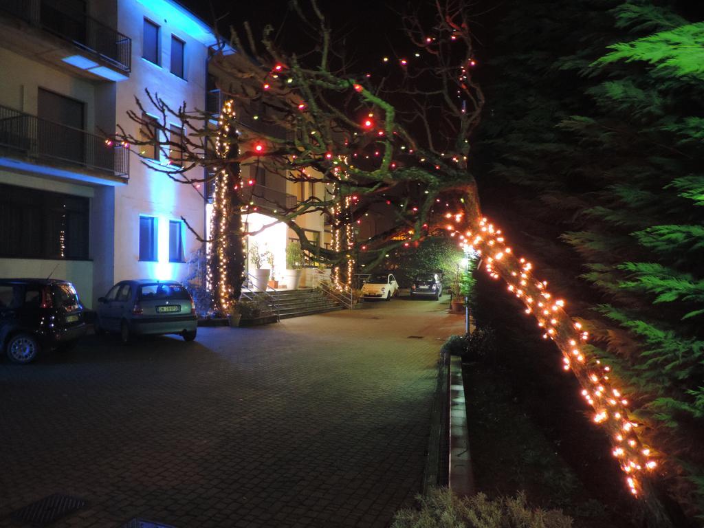 Aquamaris Hotel Sala Baganza Zewnętrze zdjęcie