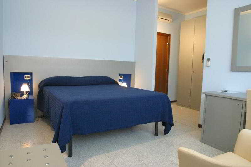 Aquamaris Hotel Sala Baganza Zewnętrze zdjęcie