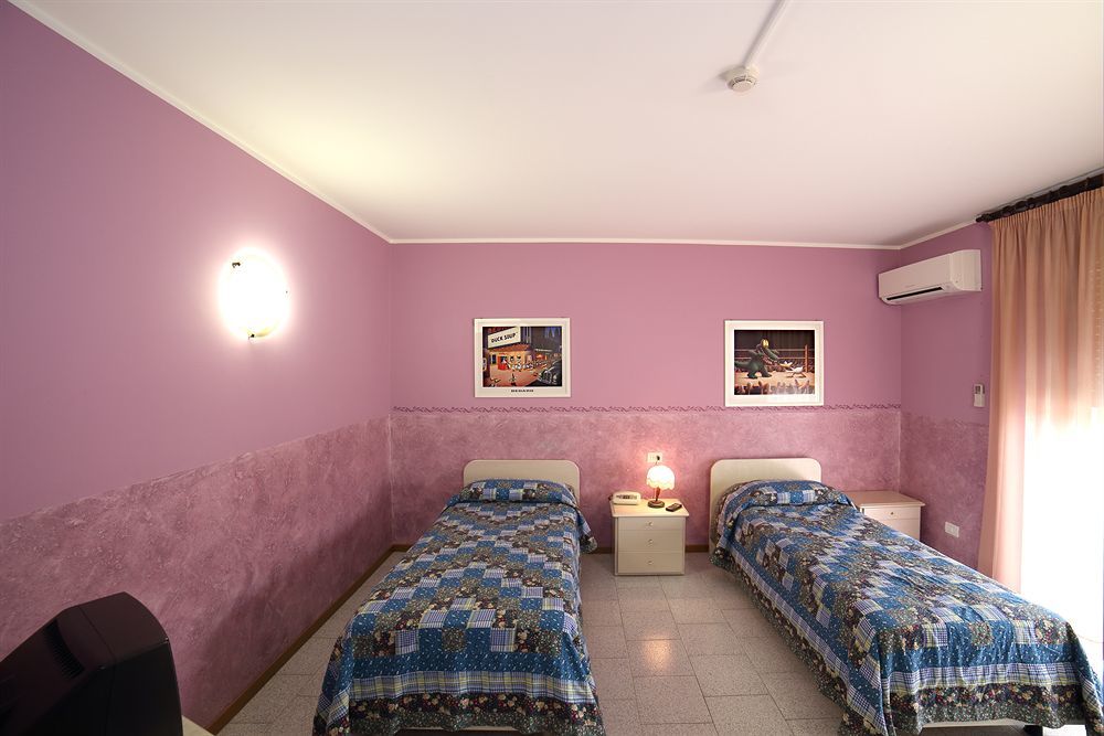 Aquamaris Hotel Sala Baganza Zewnętrze zdjęcie
