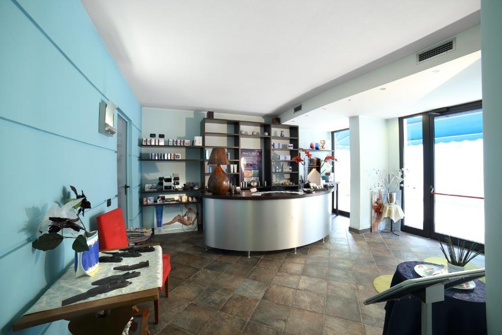 Aquamaris Hotel Sala Baganza Zewnętrze zdjęcie