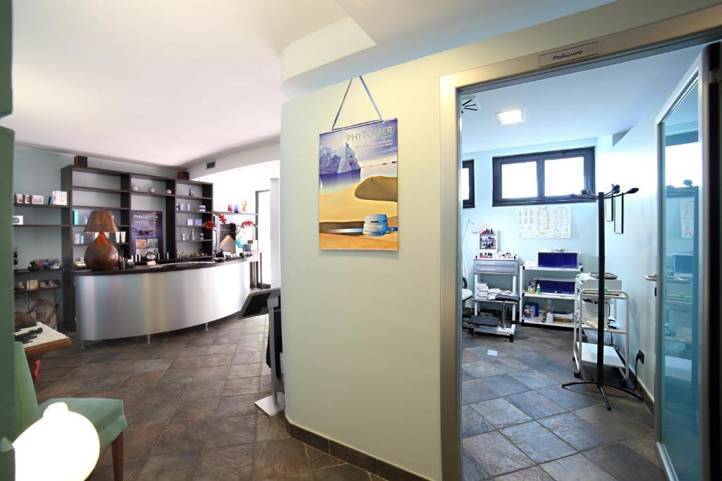 Aquamaris Hotel Sala Baganza Zewnętrze zdjęcie